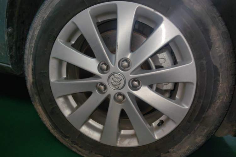 Used Buick GL8 2017 25S Luxury Version China V Standard Right Front Wheel Hub