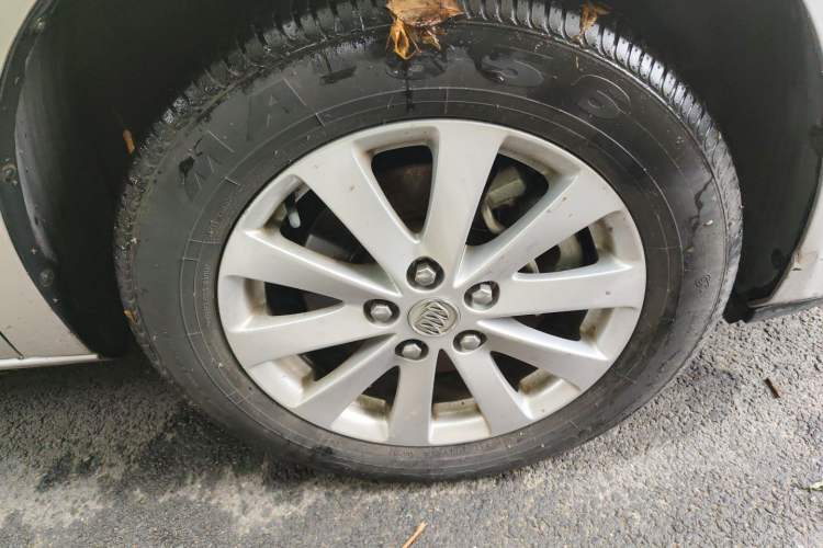 Used Buick GL8 2017 25S Luxury Version China V Standard Right Front Wheel Hub