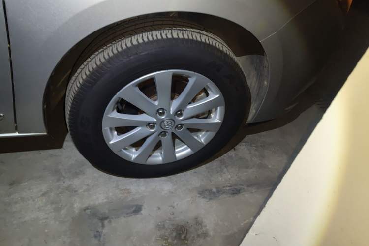 Used Buick GL8 2017 25S Luxury Version China V Standard Right Front Wheel Hub