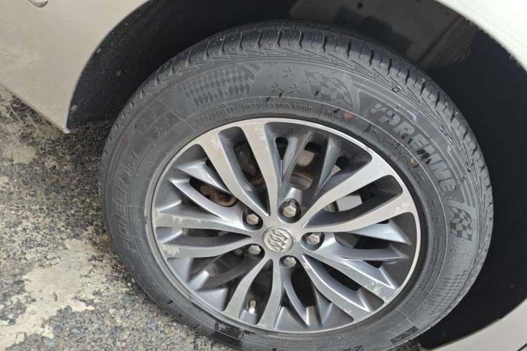 Used Buick GL8 2017 ES 28T Flagship Model China V Standard Right Front Wheel Hub