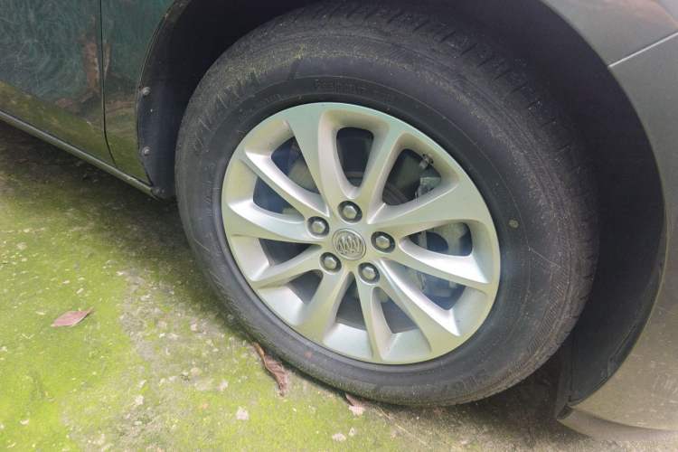 Used Buick GL8 2017 ES 28T Premium Version China V Standard Right Front Wheel Hub