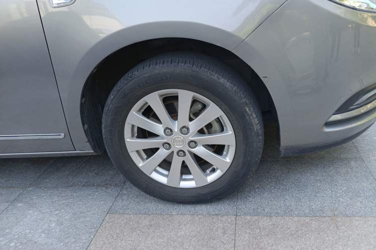 Used Buick GL8 2017 25S Luxury Version China V Standard Right Front Wheel Hub