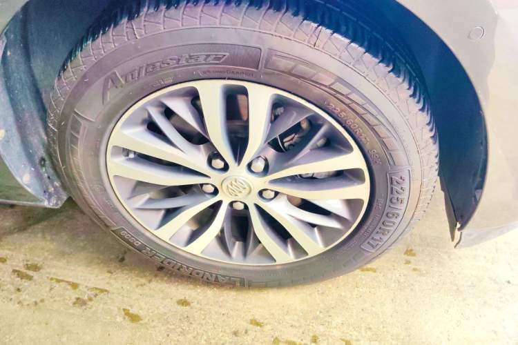 Used Buick GL8 2017 ES 28T Flagship Model China V Standard Right Front Wheel Hub