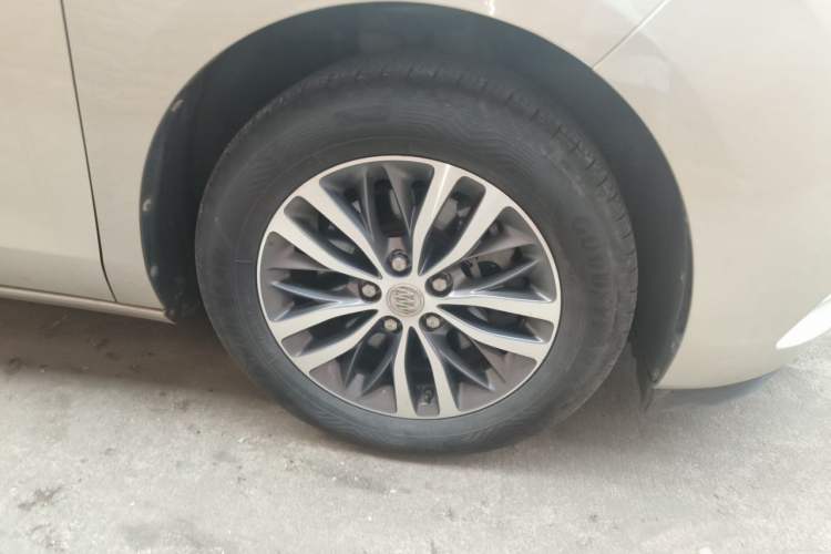 Used Buick GL8 2017 ES 28T Luxury Model China V Standard Right Front Wheel Hub