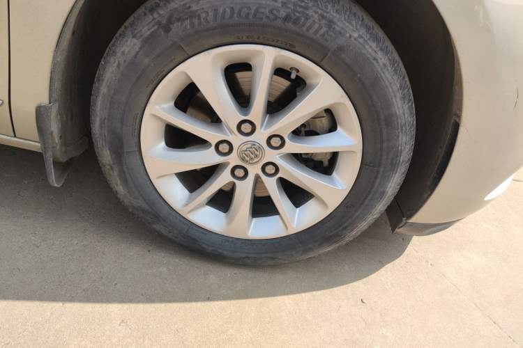 Used Buick GL8 2017 ES 28T Comfort Model China V Standard Right Front Wheel Hub
