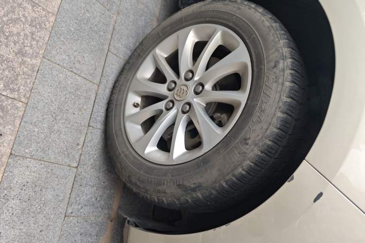 Used Buick GL8 2017 ES 28T Comfort Model China V Standard Right Front Wheel Hub