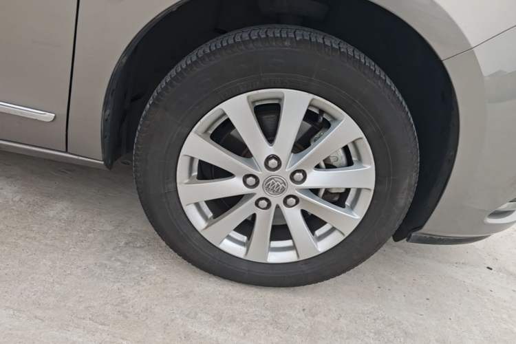 Used Buick GL8 2017 25S Prestige Version China V Standard Right Front Wheel Hub