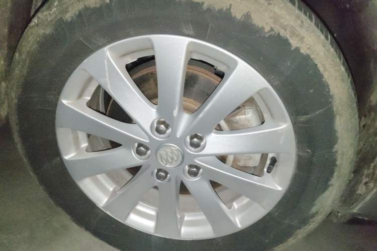 Used Buick GL8 2017 25S Luxury Version China V Standard Right Front Wheel Hub