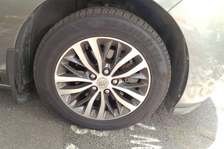 Used Buick GL8 2017 ES 28T Luxury Model China V Standard Right Front Wheel Hub