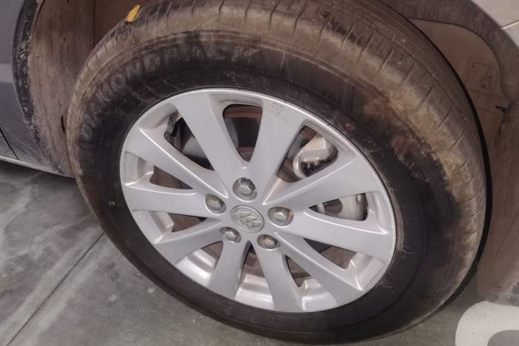 Used Buick GL8 2017 25S Comfort Version China V Standard Right Front Wheel Hub