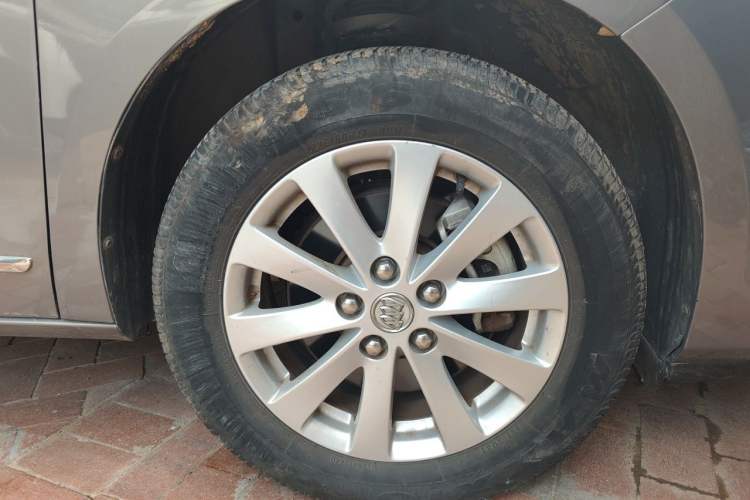 Used Buick GL8 2017 25S Luxury Version China V Standard Right Front Wheel Hub