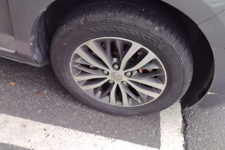 Used Buick GL8 2017 ES 28T Flagship Model China V Standard Right Front Wheel Hub