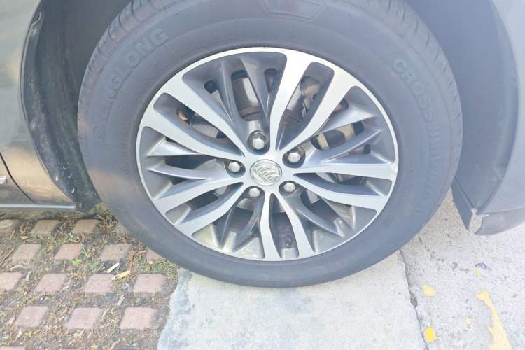 Used Buick GL8 2017 ES 28T Flagship Model China V Standard Right Front Wheel Hub