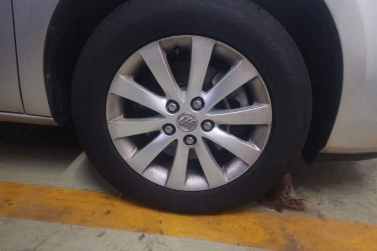Used Buick GL8 2017 25S Comfort Version China V Standard Right Front Wheel Hub