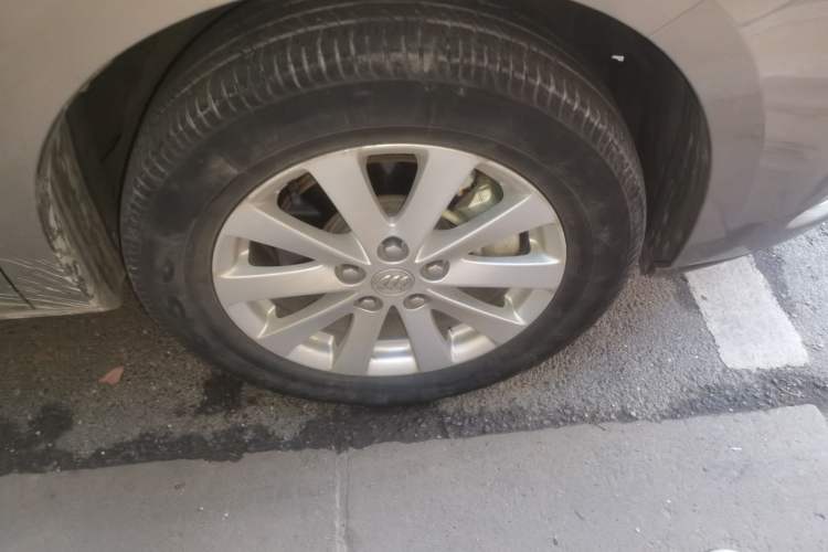 Used Buick GL8 2017 25S Luxury Version China V Standard Right Front Wheel Hub