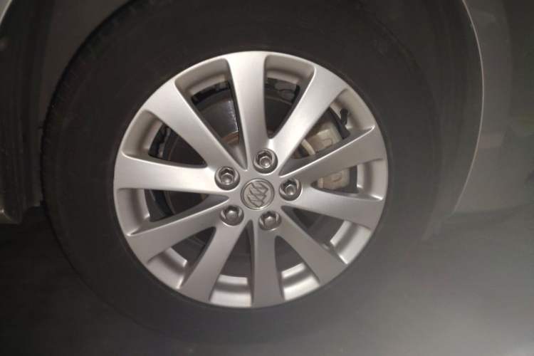 Used Buick GL8 2017 25S Comfort Version China V Standard Right Front Wheel Hub