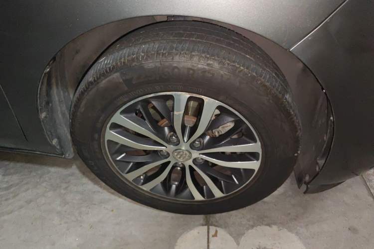 Used Buick GL8 2017 ES 28T Luxury Model China V Standard Right Front Wheel Hub