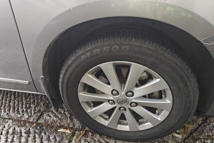 Used Buick GL8 2017 25S Luxury Version China V Standard Right Front Wheel Hub