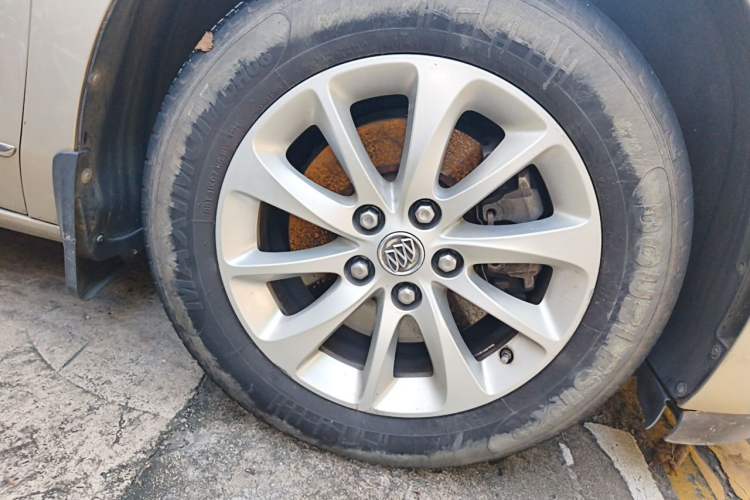 Used Buick GL8 2017 ES 28T Comfort Model China V Standard Right Front Wheel Hub