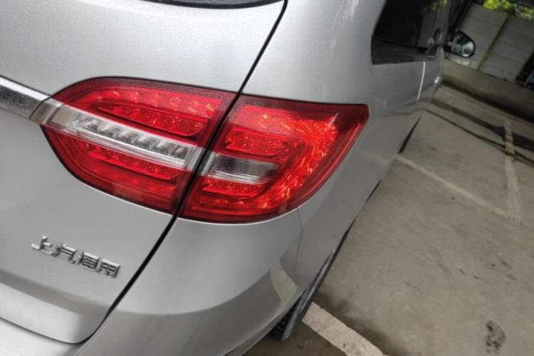Used Buick GL8 2017 25S Comfort Version China V Standard Right Rear Taillight