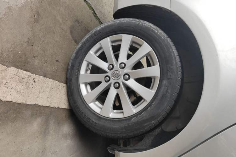 Used Buick GL8 2017 25S Comfort Version China V Standard Right Rear Wheel Hub