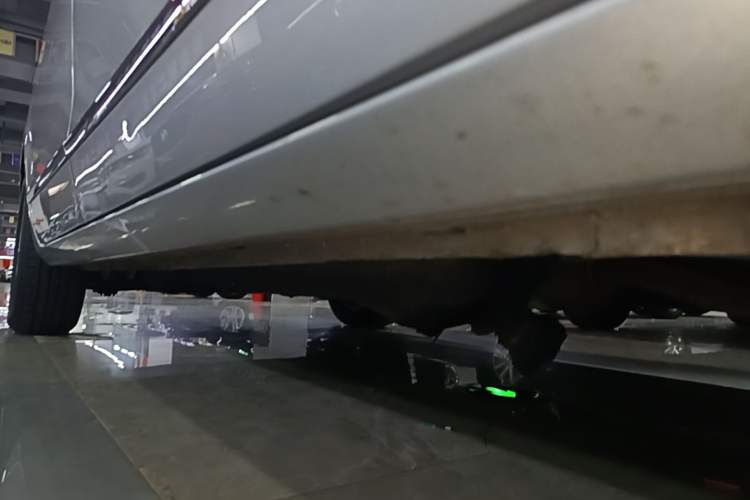 Used Buick GL8 2017 25S Luxury Version China V Standard Right Side Sill