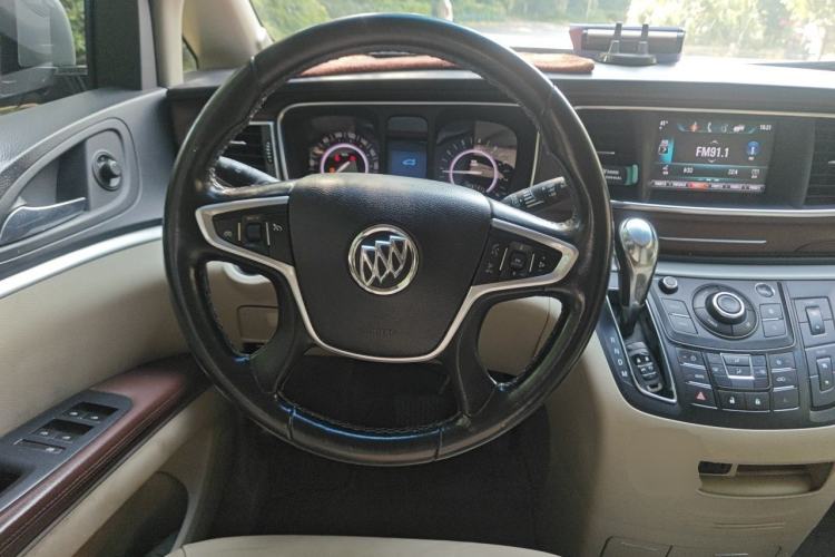 Used Buick GL8 2017 25S Prestige Version China V Standard Steering Wheel