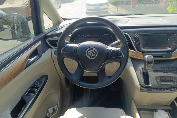 Used Buick GL8 2017 ES 28T Comfort Model China V Standard Steering Wheel