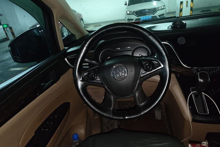 Used Buick GL8 2017 ES 28T Luxury Model China V Standard Steering Wheel