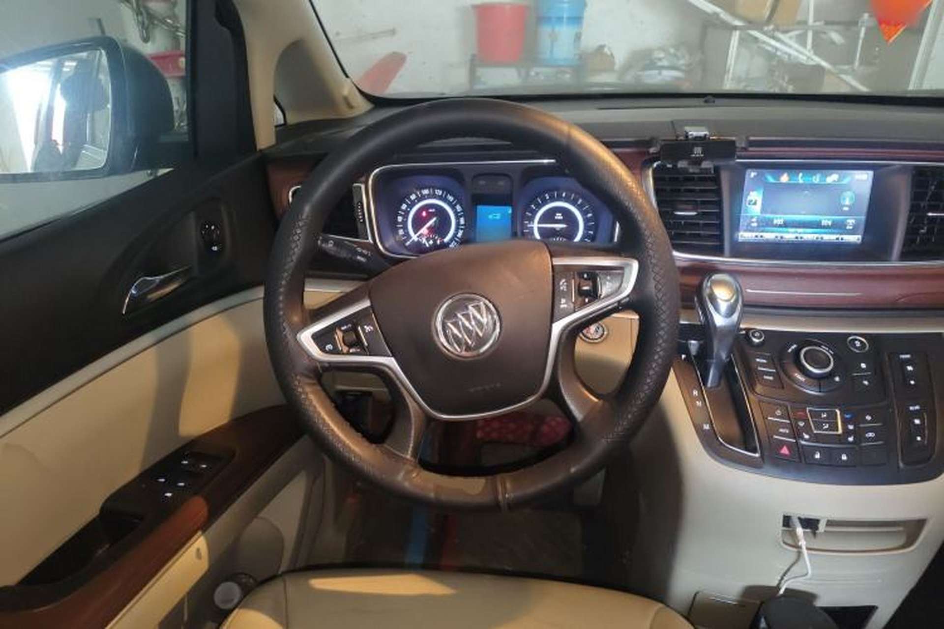 Used Buick GL8 2017 25S Prestige Version China V Standard Steering Wheel