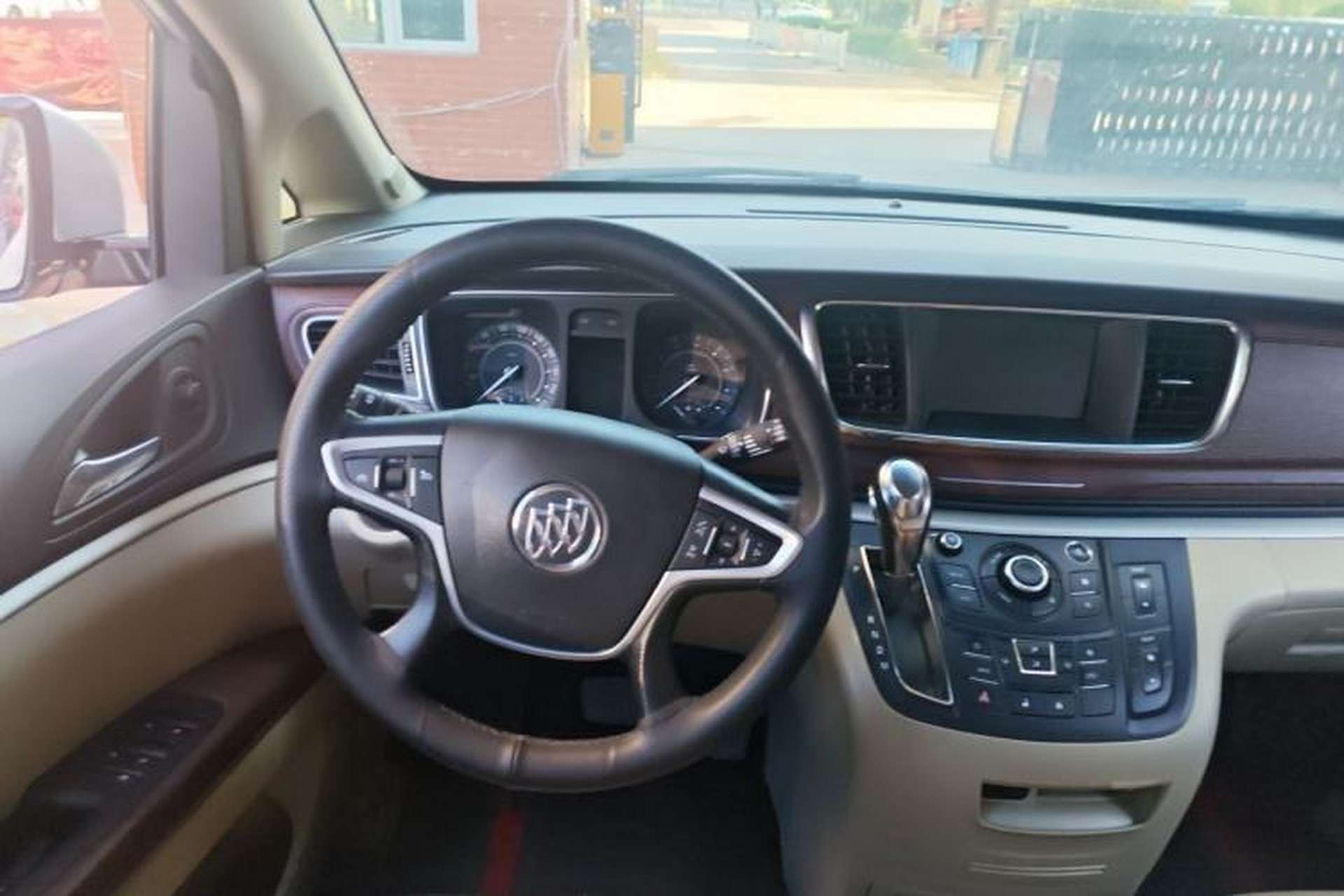 Used Buick GL8 2017 25S Luxury Version China V Standard Steering Wheel