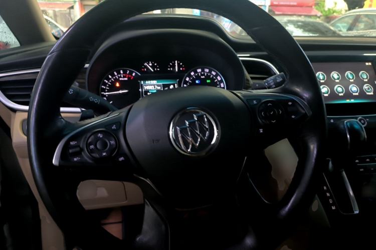 Used Buick GL8 2017 ES 28T Flagship Model China V Standard Steering Wheel