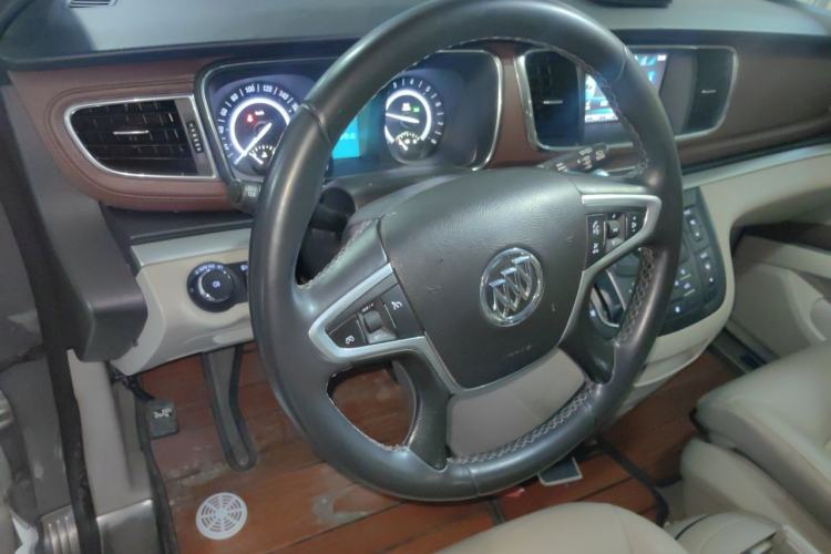 Used Buick GL8 2017 25S Luxury Version China V Standard Steering Wheel