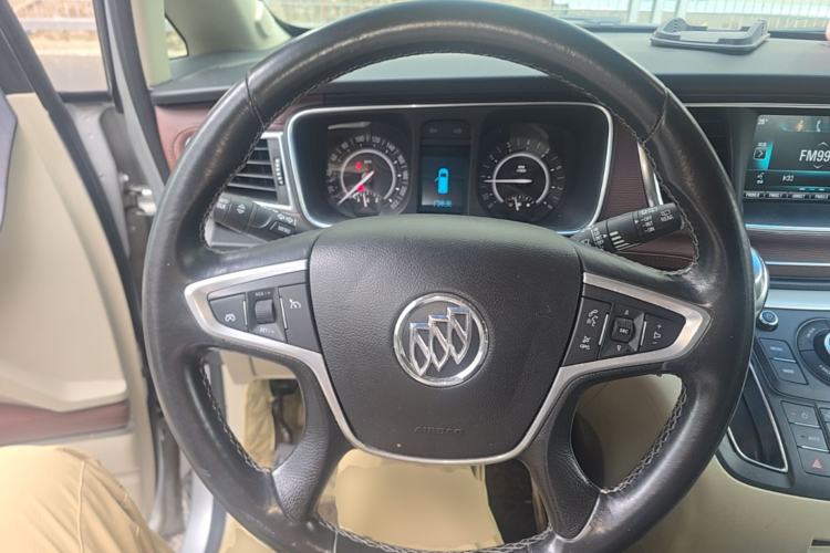 Used Buick GL8 2017 25S Comfort Version China V Standard Steering Wheel