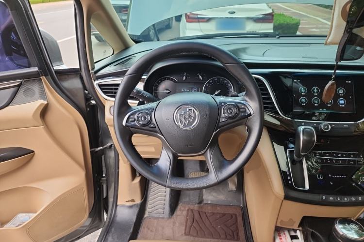 Used Buick GL8 2017 ES 28T Luxury Model China V Standard Steering Wheel