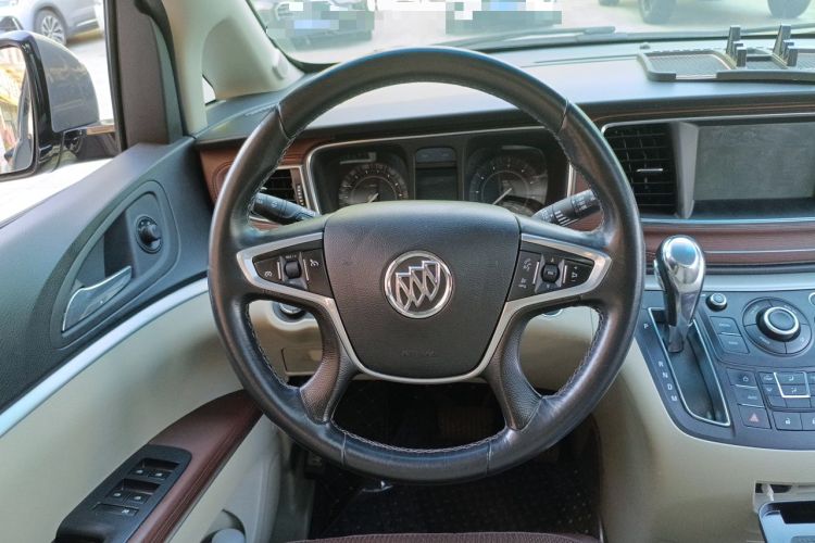 Used Buick GL8 2017 25S Luxury Version China V Standard Steering Wheel