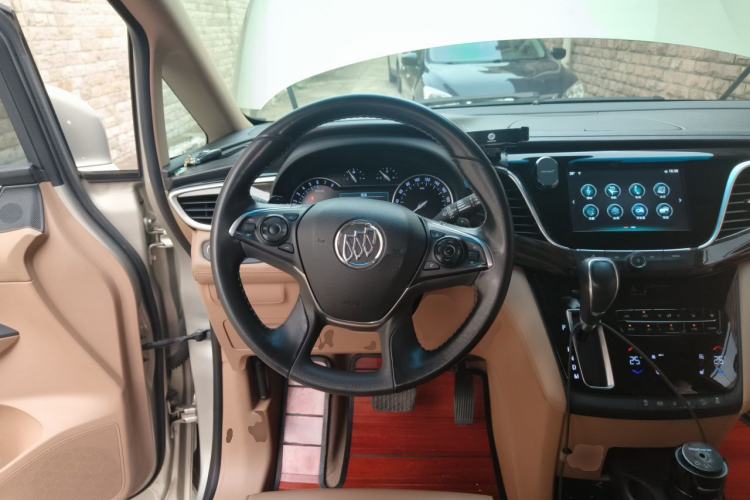 Used Buick GL8 2017 ES 28T Luxury Model China V Standard Steering Wheel
