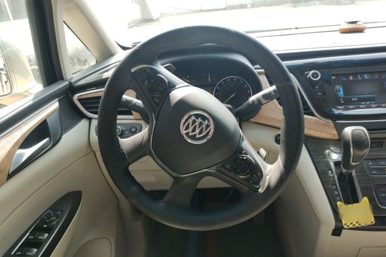 Used Buick GL8 2017 ES 28T Comfort Model China V Standard Steering Wheel
