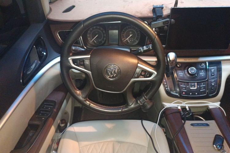 Used Buick GL8 2017 25S Luxury Version China V Standard Steering Wheel