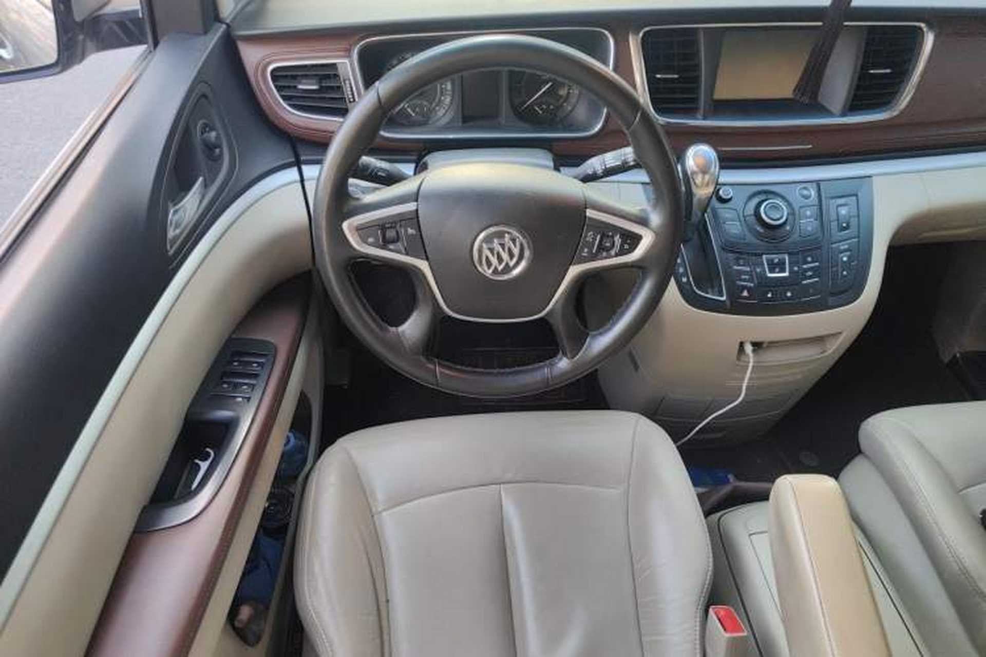 Used Buick GL8 2017 25S Luxury Version China V Standard Steering Wheel