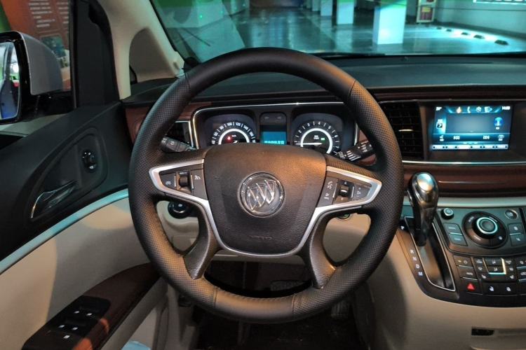 Used Buick GL8 2017 25S Prestige Version China V Standard Steering Wheel