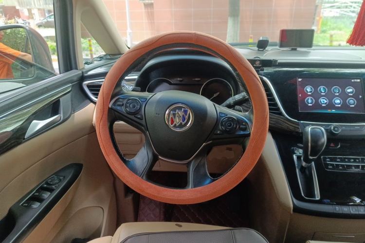 Used Buick GL8 2017 ES 28T Luxury Model China V Standard Steering Wheel
