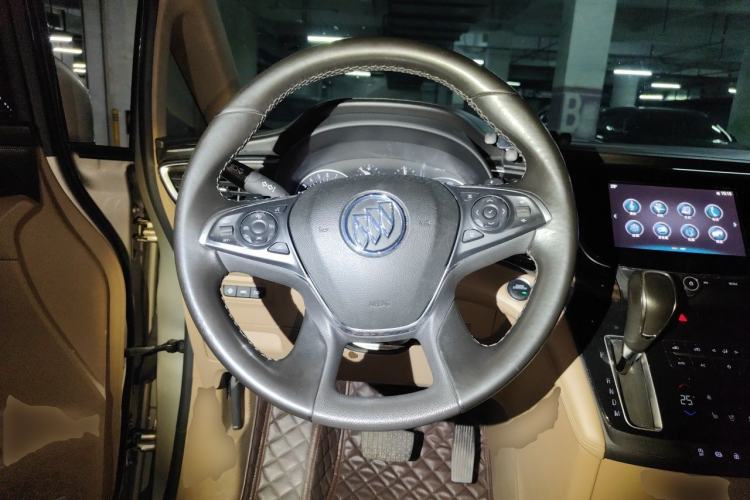 Used Buick GL8 2017 ES 28T Flagship Model China V Standard Steering Wheel