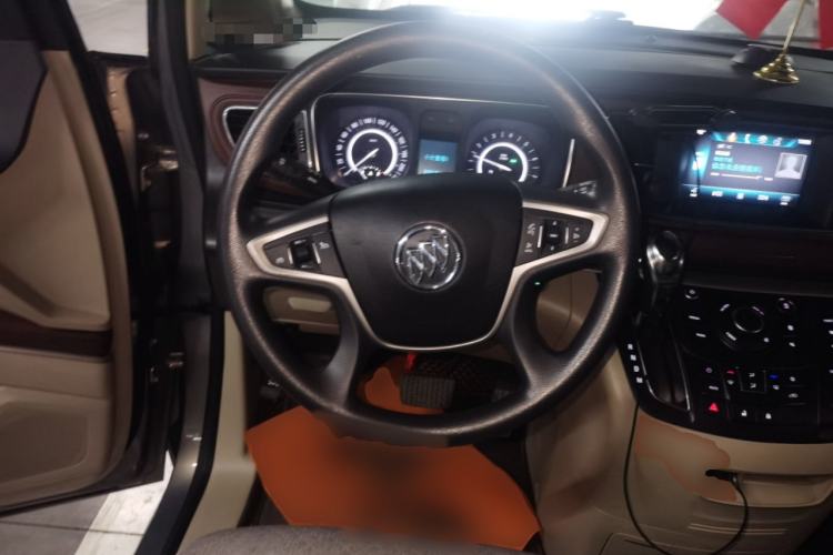 Used Buick GL8 2017 25S Comfort Version China V Standard Steering Wheel