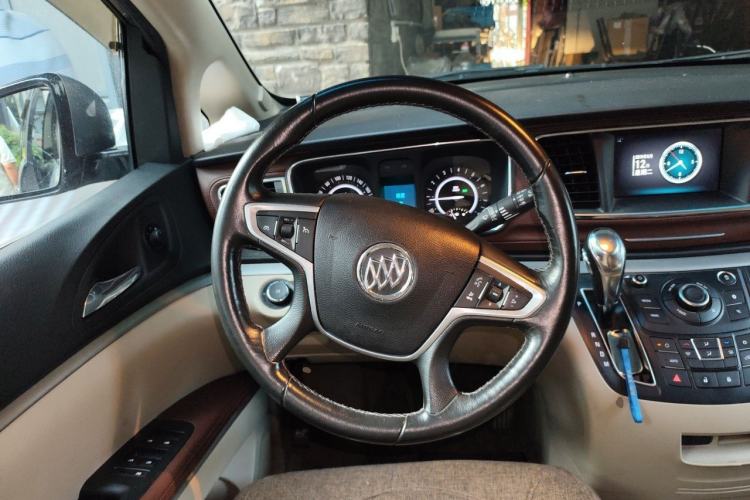 Used Buick GL8 2017 25S Luxury Version China V Standard Steering Wheel