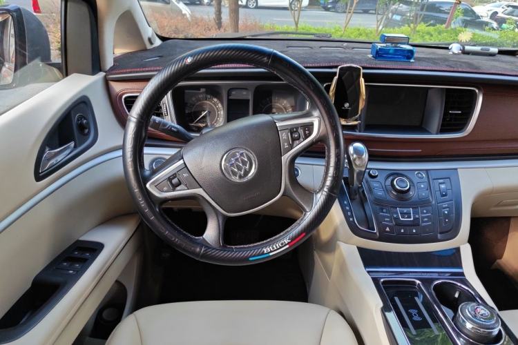 Used Buick GL8 2017 25S Luxury Version China V Standard Steering Wheel