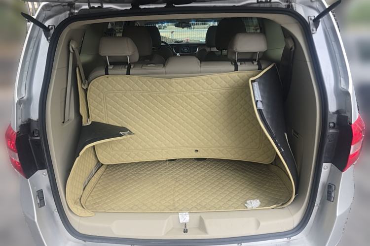 Used Buick GL8 2017 25S Comfort Version China V Standard Trunk
