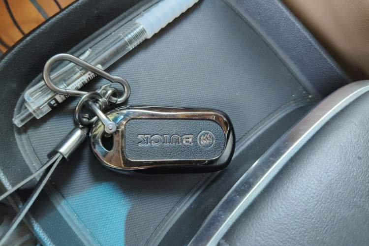 Used Buick GL8 2017 ES 28T Luxury Model China V Standard Vehicle Key