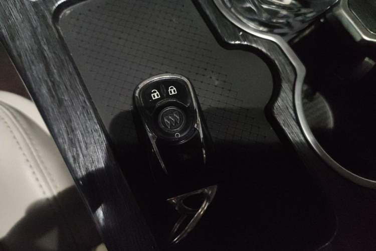 Used Buick GL8 2017 ES 28T Comfort Model China V Standard Vehicle Key