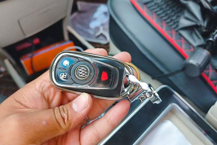 Used Buick GL8 2017 ES 28T Comfort Model China V Standard Vehicle Key
